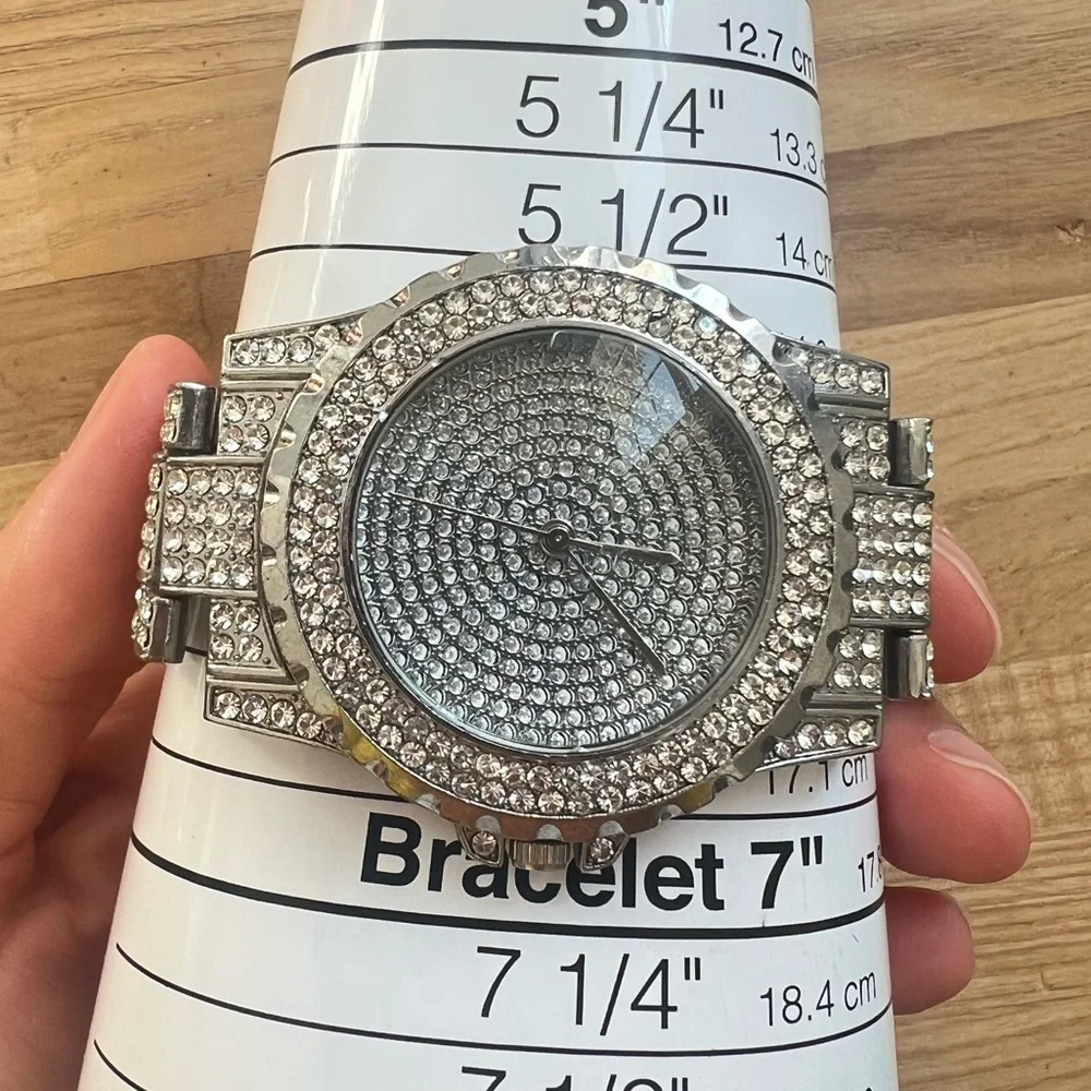 Unbranded Ladies all over rhinestones silver tone fashion watch NEW BATTERY
